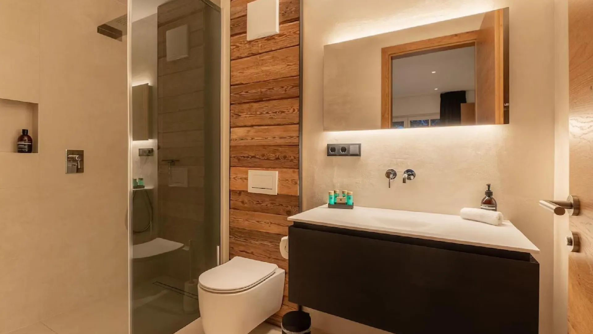 잘바흐 힌터글렘 Contemporary Austrian Chalet Recently Completed 아파트