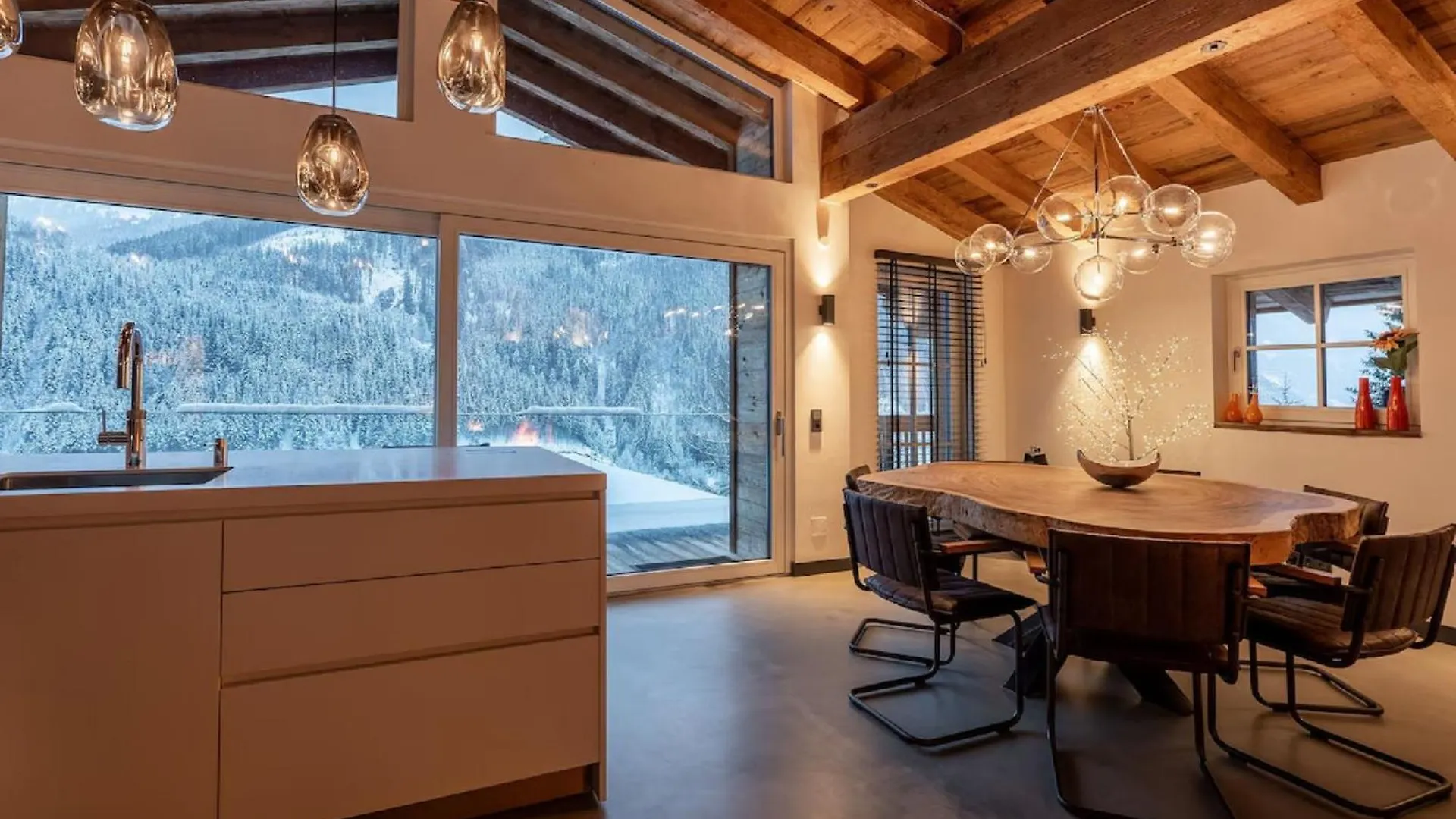 잘바흐 힌터글렘 Contemporary Austrian Chalet Recently Completed 아파트 0*, 잘바흐 힌터글렘 오스트리아